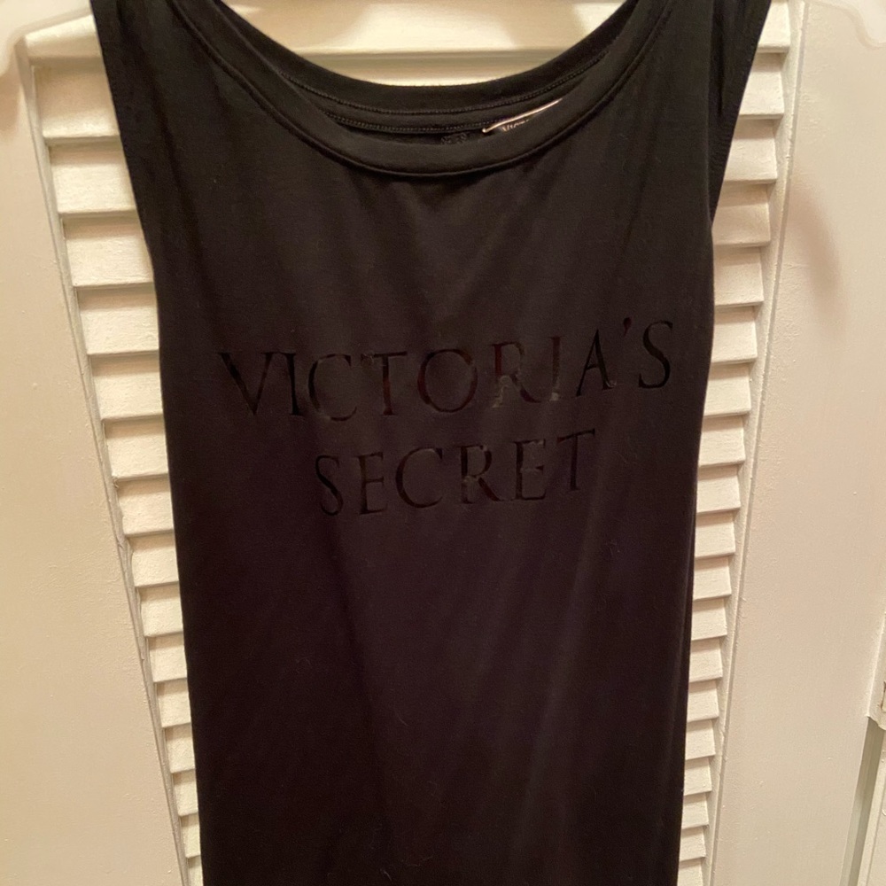 Victoria’s Secret tank top criss cross back
